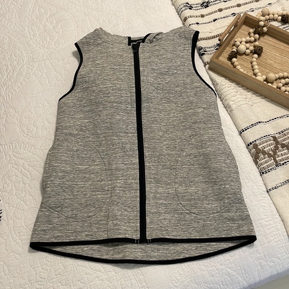LULULEMON HOODED VEST - Picture 8 of 8
